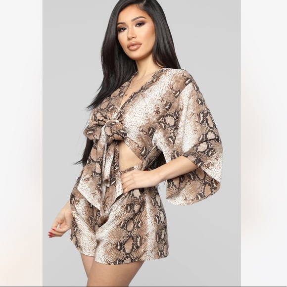 Stylish Snake Print Romper - Picture 5 of 7